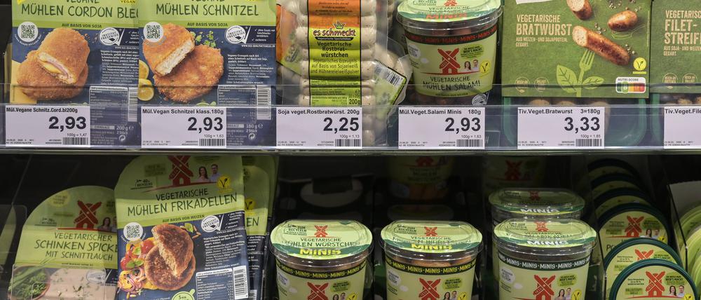 Foodwatch prangert Fleischersatzprodukte an.  