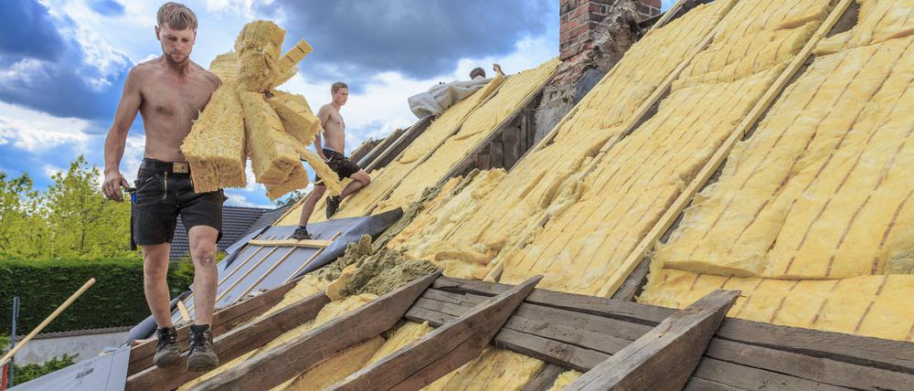Auch Kosten für die Dämmung eines Dachs könne bezuschusst werden. 