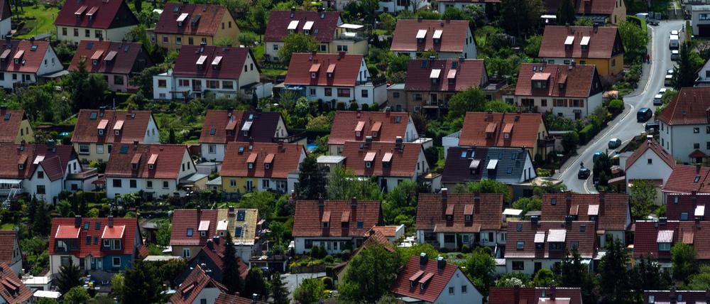 Jeder Immobilienbesitzer in Deutschland muss selbst aktiv werden - das Finanzamt schreibt niemanden gesondert an. 