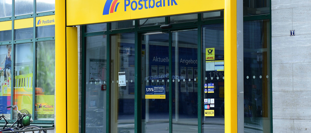 Tür zu: Bestimmte Konten hat die Postbank gekündigt, Kunden können die Geschäftsbeziehung aber noch bis zum 30. Juni reaktivieren.