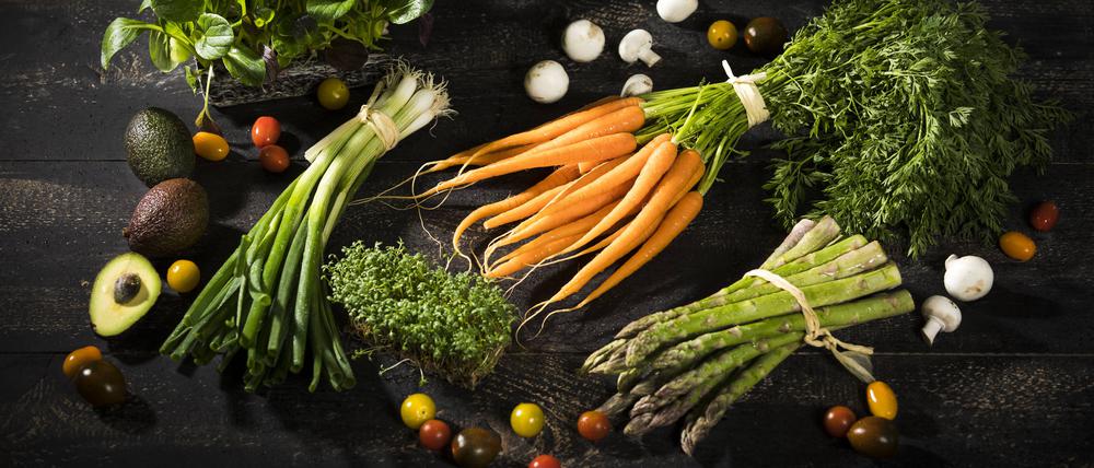 Fünfmal am Tag Obst und Gemüse sowie ballaststoffreiche Ernährung – das empfehlen Experten.