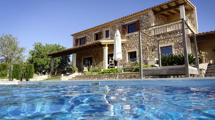 Eine typische Ferien-Finca mit Pool in Mallorca.