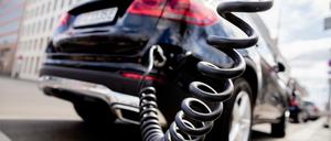 Plug-in-Hybrid. Die Zuschüsse für Fahrzeuge mit einer Kombination aus Elektro- und Verbrennungsmotor sollen Ende 2022 auslaufen. Foto: Christoph Soeder/dpa