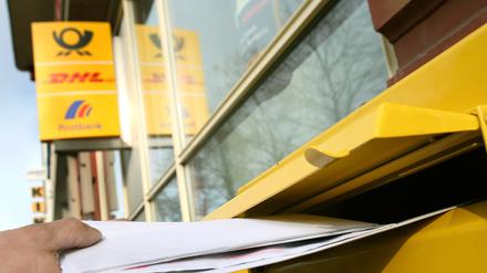 Kein üppiges Geschäft: Briefkasten vor einer Postfiliale
