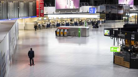 Nichts los: Am Mittwoch werden die Lufthansa-Schalter in Frankfurt verwaist sein. 