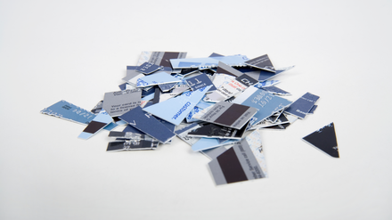 Für einen guten Schufa-Score sollte man eine Anhäufung von Kreditkarten möglichst vermeiden.
