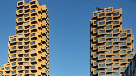 Die Doppel-Türme «Norra Tornen» in Stockholm. Das Wohngebäude erhält den Internationalen Hochhauspreis. Die Jury billigte dem Bau eine zeitlos-wegweisende Architektur zu, wie die Veranstalter am Donnerstag in Frankfurt bekanntgaben. 