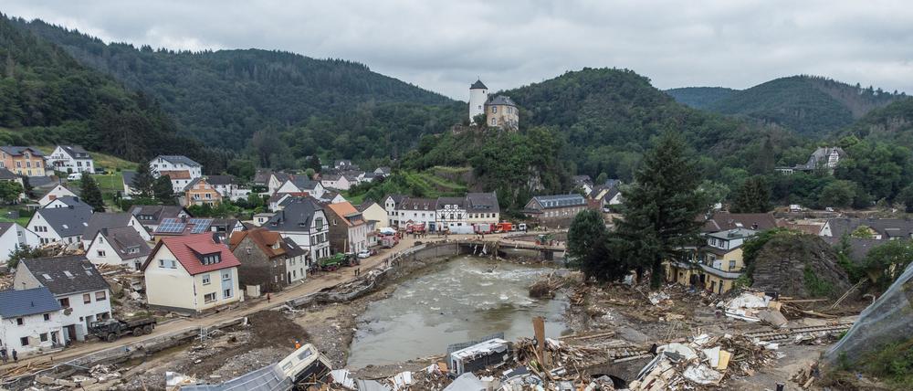 Zahlreiche Häuser in Altenahr südwestlich von Bonn wurden durch die Flutwelle komplett zerstört oder stark beschädigt, es gab zahlreiche Todesopfer. 