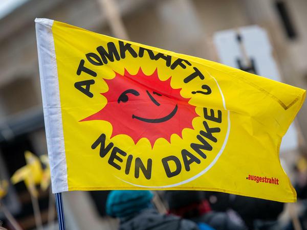 06.03.2021, Berlin, Demonstration unter dem Motto «10 Jahre nach Fukushima: Atomkraft ist kein Klimaretter» 