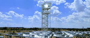 Die Pilotanlage im spanischen Móstoles produziert CO₂-freies Kerosin mithilfe von Solarenergie.