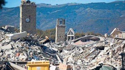 Nach dem Beben. Das Dorf Amatrice in Zentralitalien wurde durch Erdstöße am 30. Oktober 2016 völlig zerstört. Das Beben hatte eine Magnitude von 6,6. 