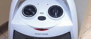 Die Knöpfe einer Klimaanlage sehen zufällig aus wie ein lächelndes Gesicht. 