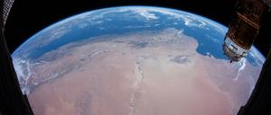 Kaum ein Wölkchen ist auf diesem Bild, aufgenommen 2018 von der Internationalen Raumstation, am Himmel über Nordafrika zu sehen.