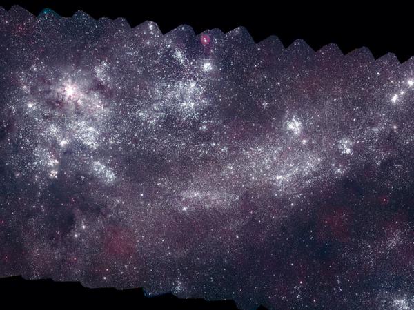 Mit Hilfe des UV-Detektors des Swift-Weltraumteleskops fanden Nasa-Forscher die Heliumsterne unter 500.000 Sterne in den Magellanschen Wolken.